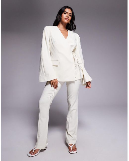 Pantalon d'ensemble évasé effet lin texturé - babeurre ASOS en coloris Gray