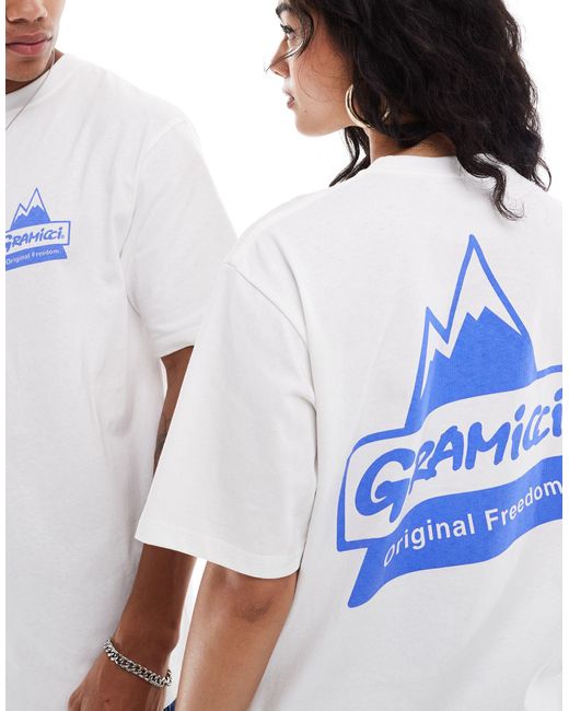 Camiseta blanca unisex con estampado gráfico Gramicci de color Blue
