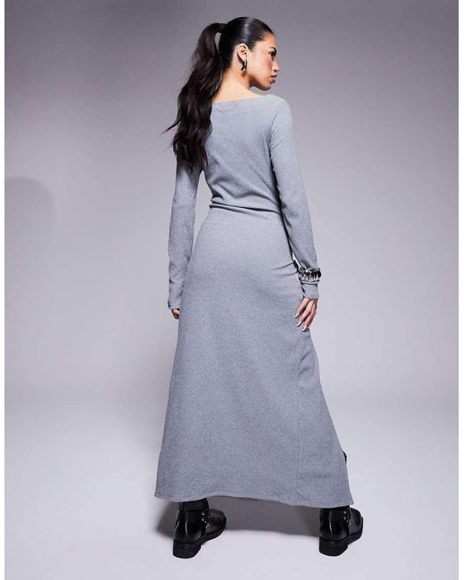 Vestido Midi De Manga Larga Con Cuello Barco Y Detalle Retorcido En La Parte Delantera De Canalé De ASOS de color Gray