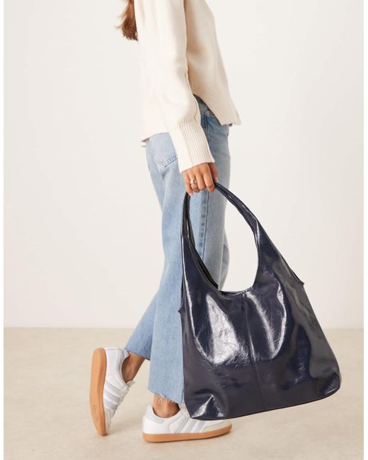 ASOS Blue – u-förmige tragetasche
