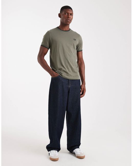 T-shirt avec bord double rayure - kaki Fred Perry pour homme en coloris Gray