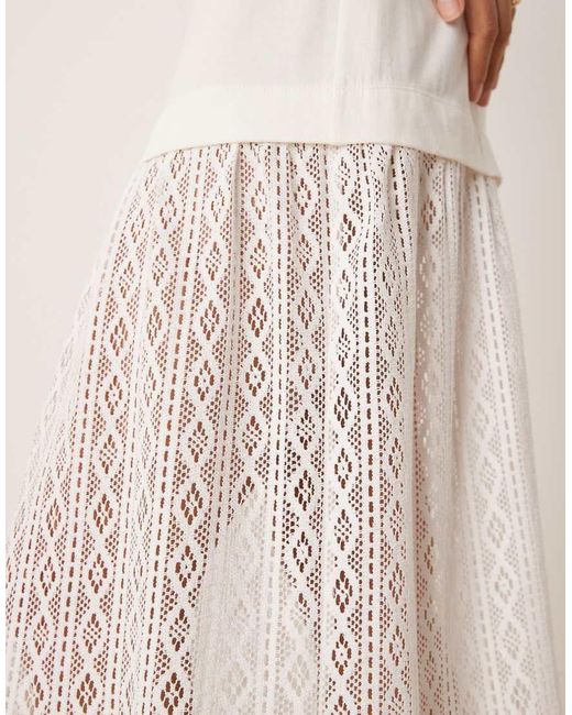 Vestido Midi Blanco Estilo Camiseta Con Cintura Caída De Croché De ASOS de color Natural