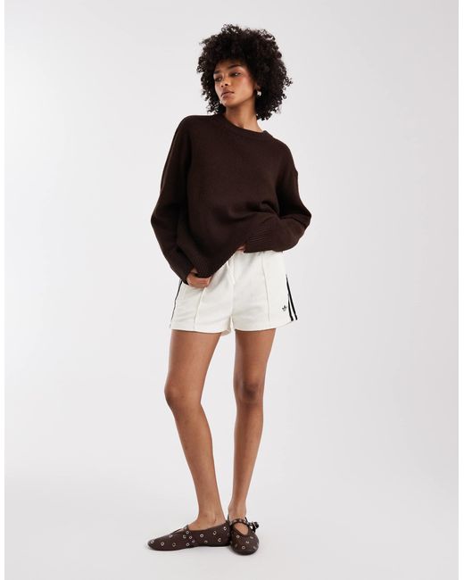 Adidas Originals White – firebird – frottee-shorts