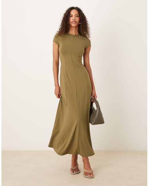 Vestito Lungo Kaki Con Maniche Ad Aletta E Cuciture A Vista di ASOS in Natural