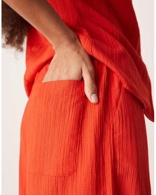 ASOS Palazzo Broek Met Kreukeleffect in het Red