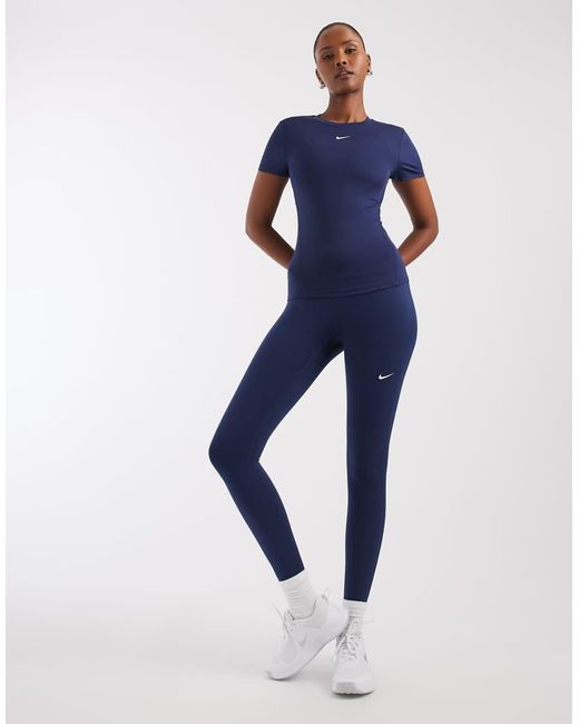 Nike One in het Blue