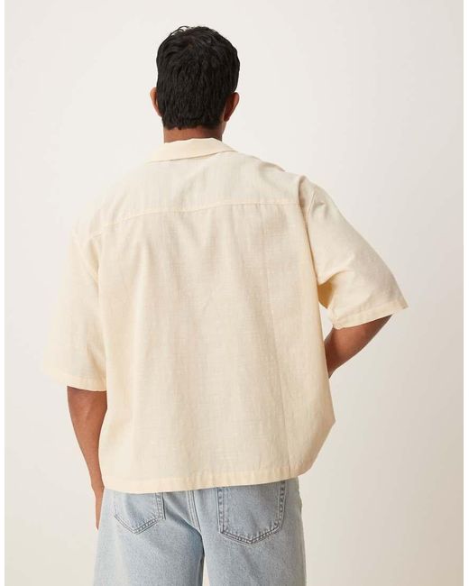 Camisa Beis De Corte Cuadrado Extragrande Con Cuello De Solapas Y Bordado En El Pecho De -Neutro ASOS de hombre de color Natural