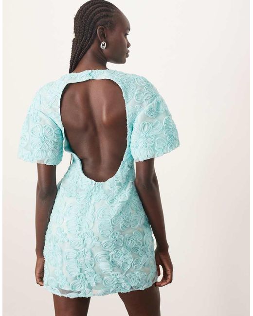 Vestido Corto Estilo Camiseta Con Bordado Floral En Relieve De ARRANGE de color Blue