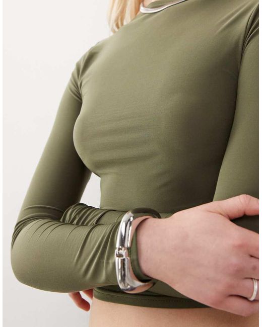 Top A Maniche Lunghe Con Scollo A Barchetta di Collusion in Brown