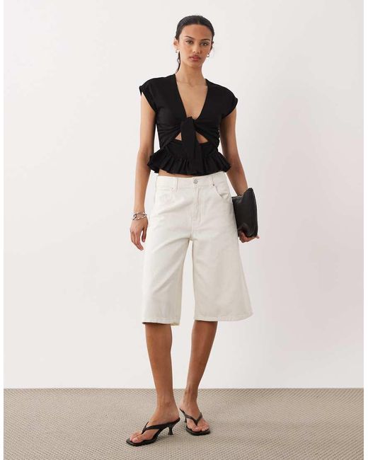 ASOS Top Met Uitsnijding, Gestrikte Voorkant En Peplumzoom in het Black