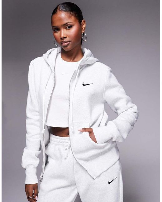 Phoenix di Nike in White