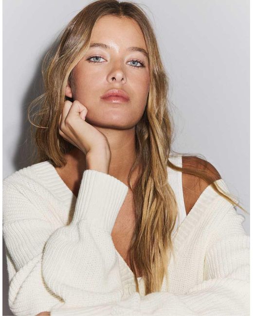 Stradivarius White V-neck Knit Cardigan