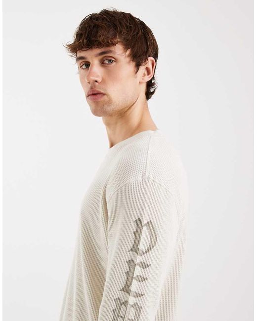 Hollister White Long Sleeve Thermal Graphic Top for men