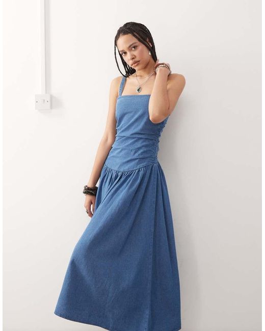Vestito Di Jeans Midi Con Vita Scesa E Dettaglio Raccolto Lavaggio Medio Autentico di Reclaimed (vintage) in Blue