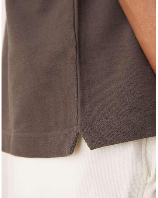 Mango Brown Textured Regular Fit T-shirt for men