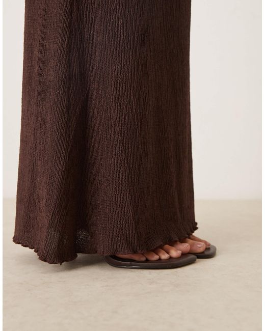 Evalina - jupe d'ensemble longue effet froissé - marron Pretty Lavish en coloris Brown