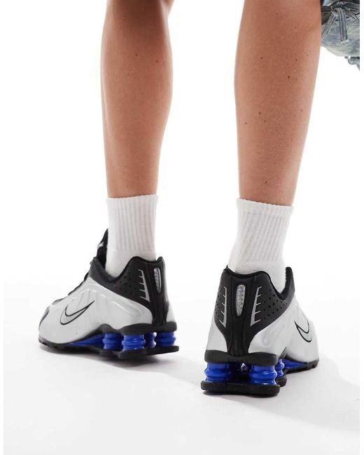 Shox R4 di Nike in White