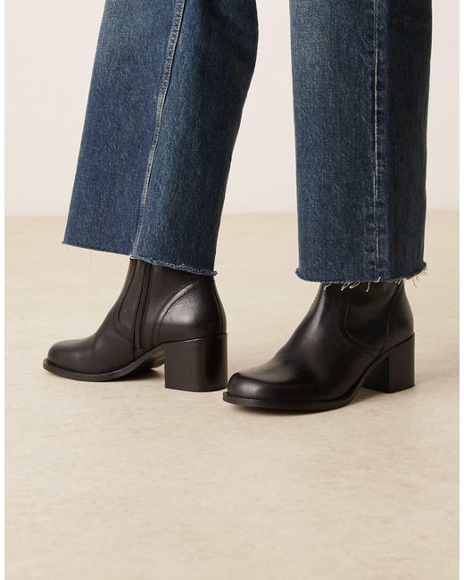 Rory - bottines à talon et bout rond en cuir ASOS en coloris Blue