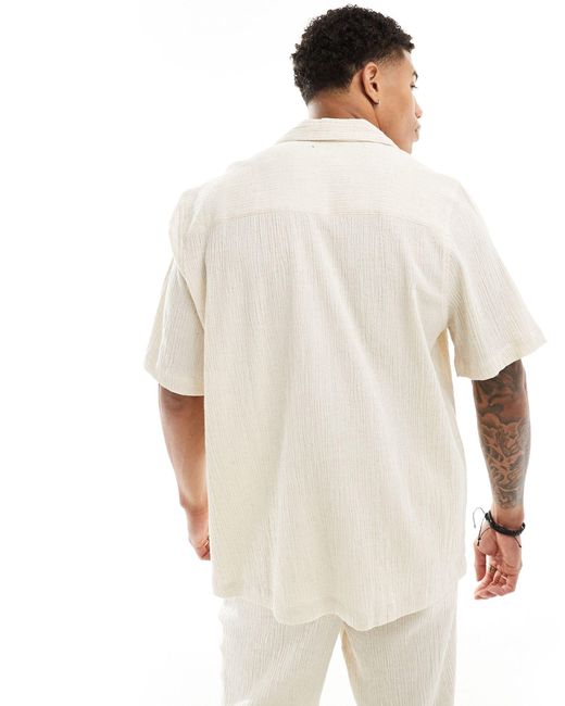 Camicia con rever vestibilità comoda color sabbia testurizzata di ASOS in White da Uomo