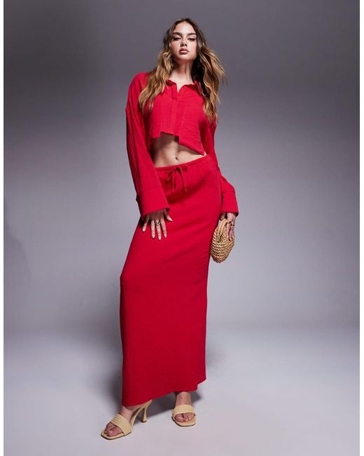 Kaiia Exclusives in het Red
