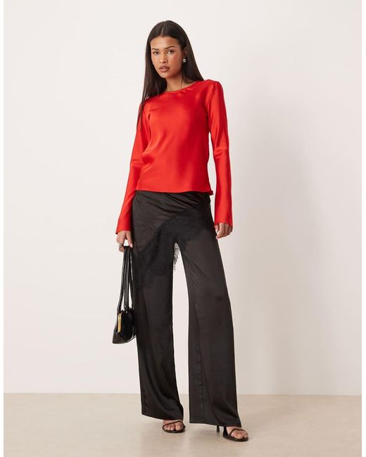 Top di Ghospell in Red