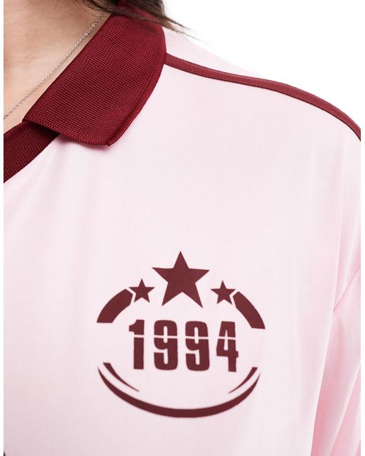 Plus - maglietta a maniche lunghe oversize stile calcio di Collusion in Pink