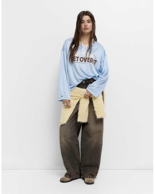 T-Shirt Stile Calcio Medio Con Stelle di Pull&Bear in Blue