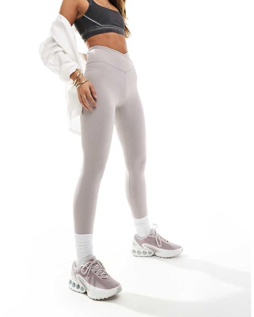 Dayflex di Tala in White