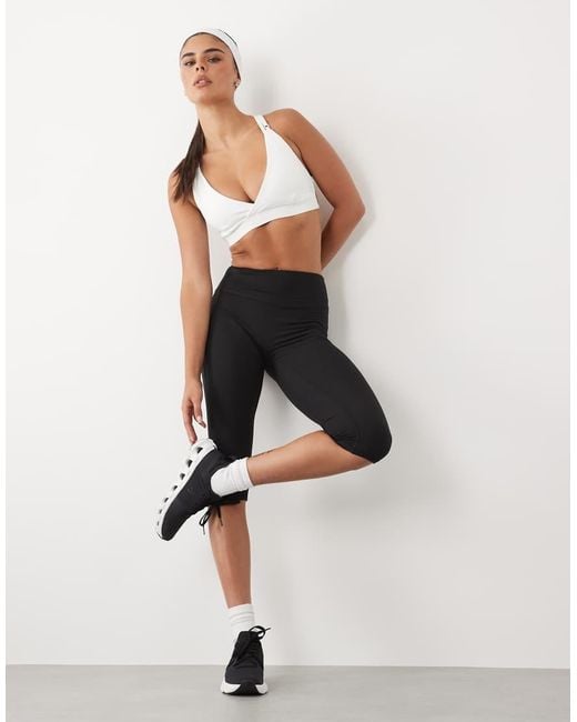 4505 Black Low Rise Capri Yoga legging