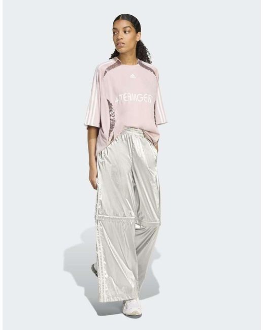Adilenium Season 4 Teamgeist di Adidas Originals in Pink
