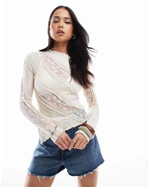 Pull&Bear White Lace Top With Spilt Asymmetric Hem