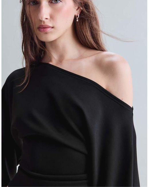 Stradivarius Black Asymmetric Cropped Sweatshirt