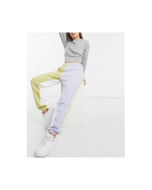 Nike White – jogginghose mit farbblockdesign