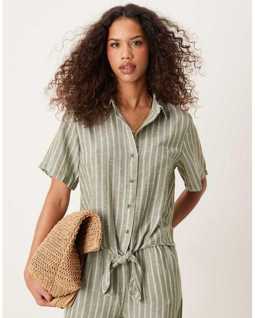 Camisa Verde Salvia A Rayas Con Detalle Anudado En La Parte Delantera De (Parte De Un Conjunto) Jdy de color Brown