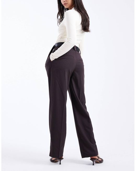 Pantalon droit élégant avec taille haute et ceinture - marron à fines rayures ASOS en coloris Blue