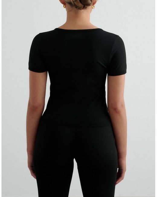 Aim'n Black Shape Seamless Short Sleeve