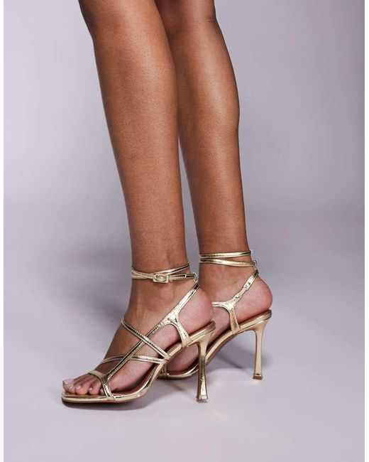 Nutty di ASOS in Metallic