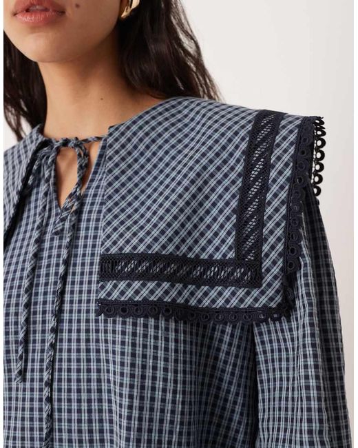 Vestido Corto Azul Marino Y Amplio Con Solapas Cuadradas De Glamorous de color Blue