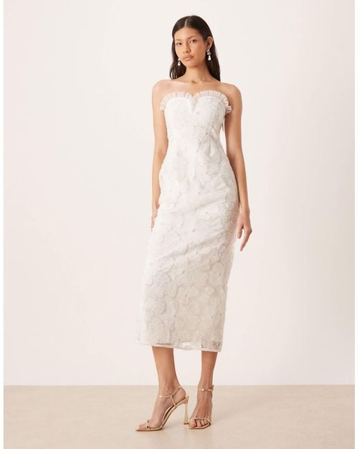 Pretty Lavish Bridal Floral Tulle Beaded Sleeveless Sweetheart Frill Neck Midaxi Dress in Natural