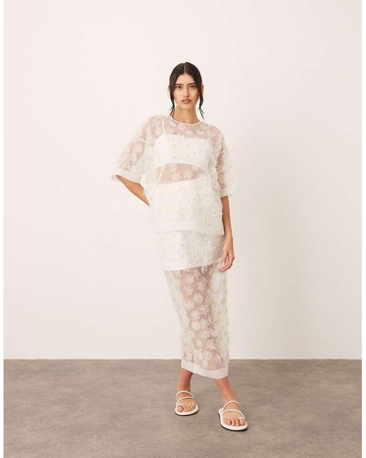 T-Shirt Oversize Trasparente Con Margherite 3D di ARRANGE in Natural