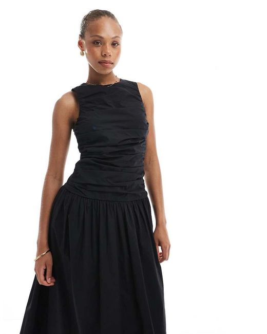 4th & Reckless Mouwloze Poplin Maxi-Jurk Met Rimpeleffect En Verlaagde Taille in het White