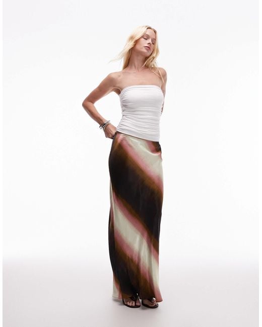 Jupe longue en satin coupe en biais avec rayures effet dégradé TOPSHOP en coloris White