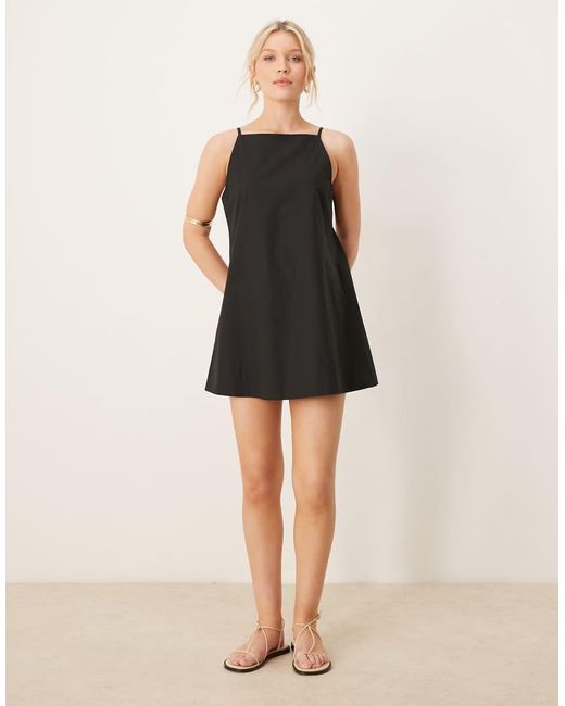 Vestido Corto Desestructurado Con Cuello Barco De -Neutro ASOS de color Black