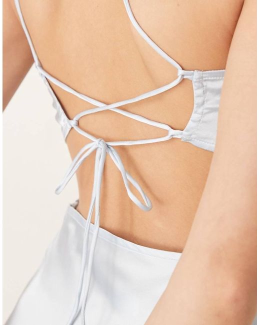 Vestido Lencero Midi Azul Pálido De Tirante Asimétrico Con Ribete De Encaje De ASOS de color White
