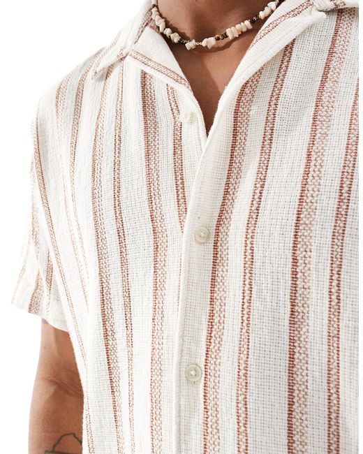 Camicia testurizzata oversize sporco a righe con colletto con rever di SELECTED in White da Uomo
