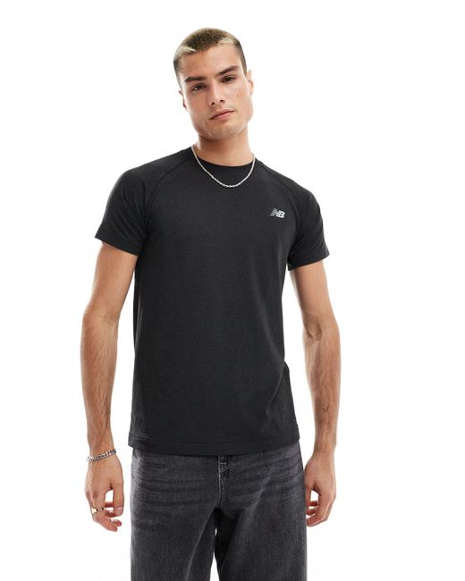 Camiseta negra knit New Balance de hombre de color Black