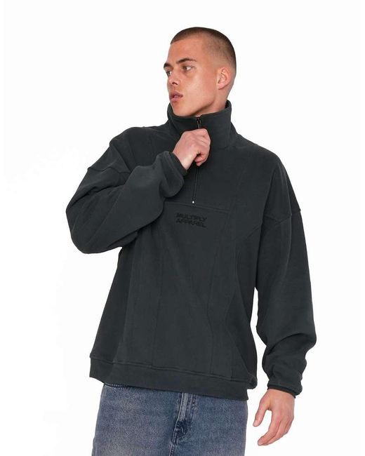 Explorer di Multiply Apparel in Black