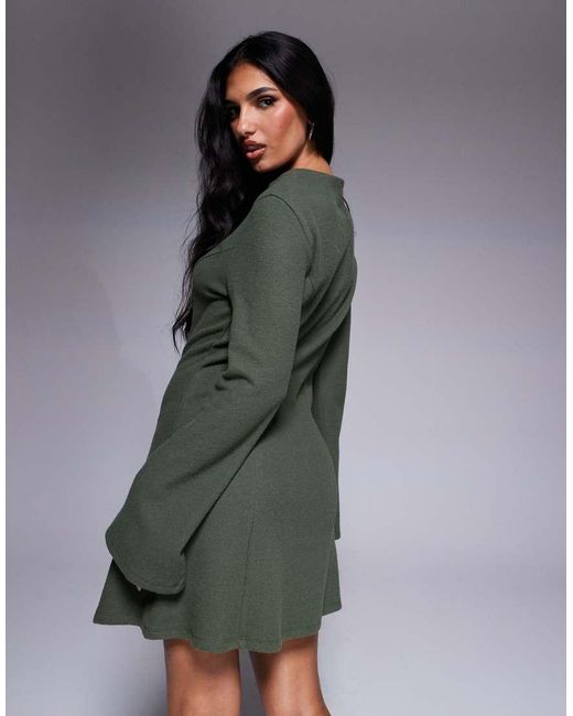 Vestito Corto Morbidissimo Kaki Con Scollo Alto, Corpino Aderente E Gonna Svasata di ASOS in Green