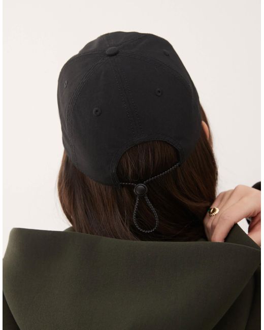 Weekday Black – sportkappe