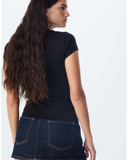 Stradivarius Blue – figurbetontes t-shirt